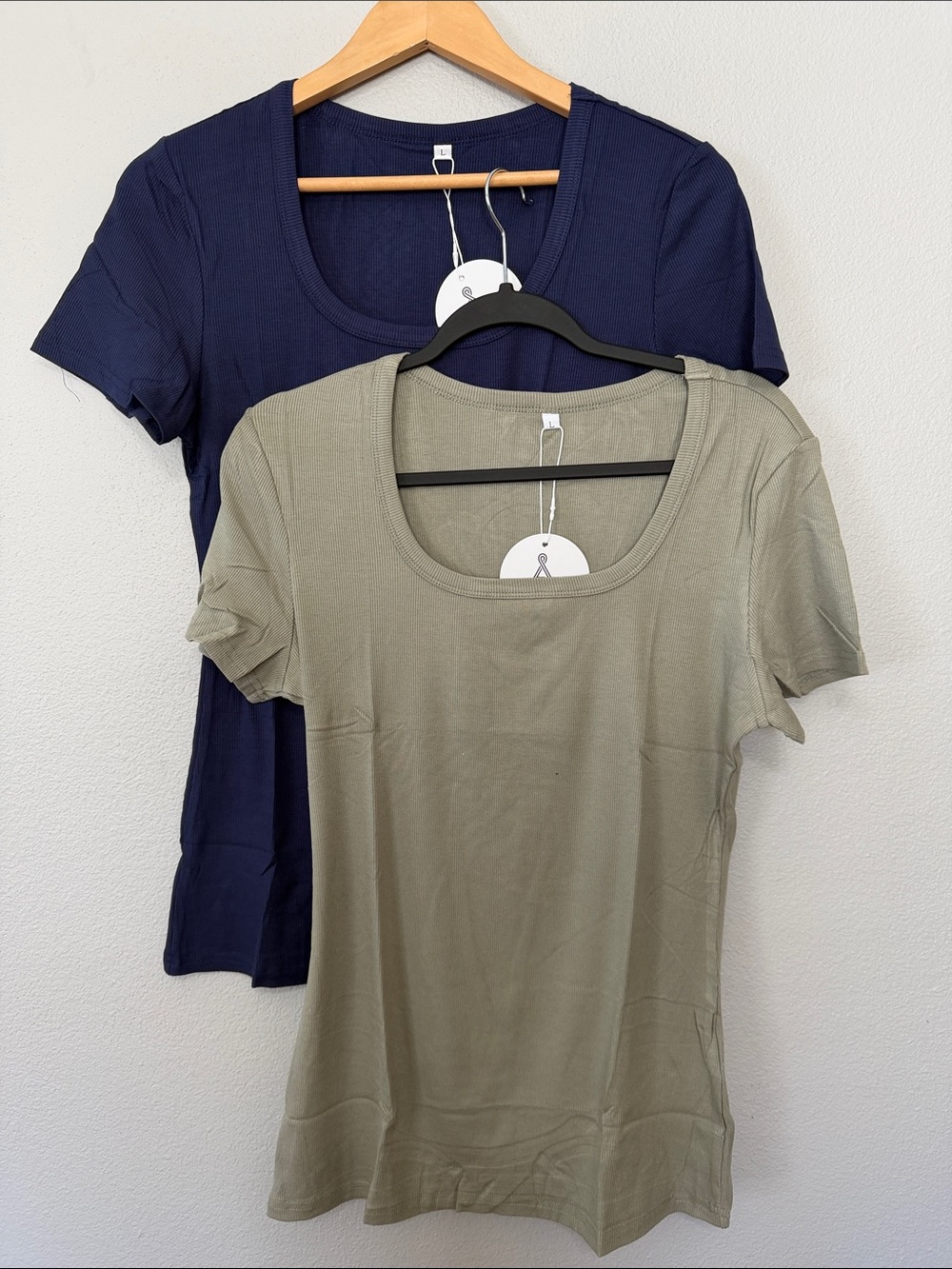 2 Pack Everyday Scoop Neck Short Sleeve Tee in Olive and Navy Women’s Large